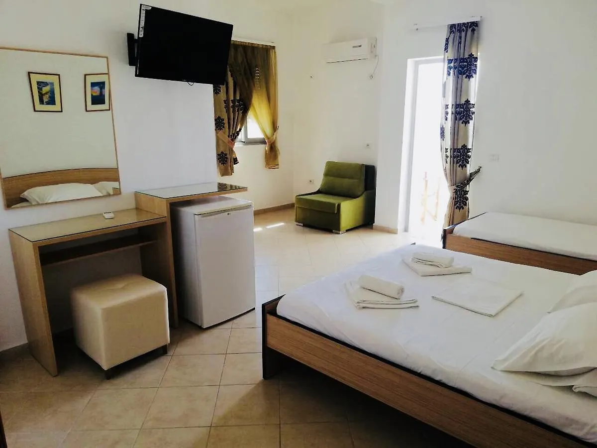 Ilion Hotel Dhërmi 0*,  阿尔巴尼亚